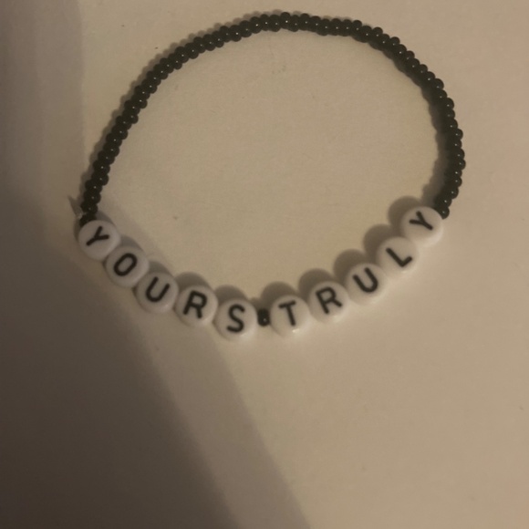 Ariana Grande Albums Bracelet Set - Picture 6 of 10